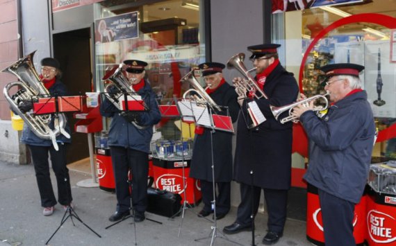 Пензенский губернатор предложил молодым музыкантам играть в магазинах